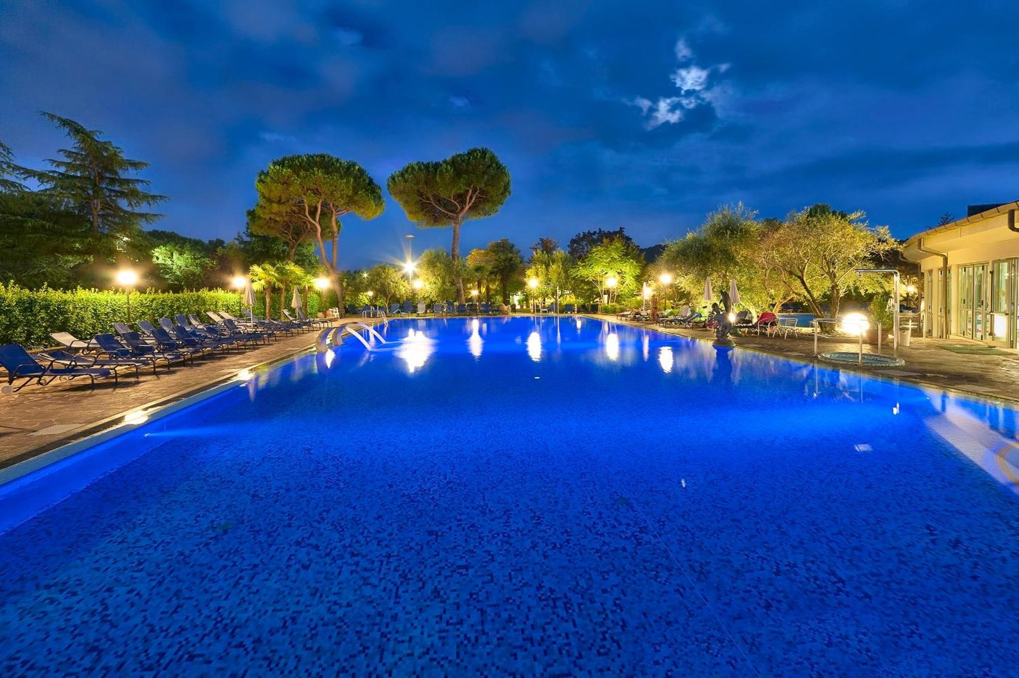 Hotel Petrarca Terme Montegrotto Terme Exterior photo