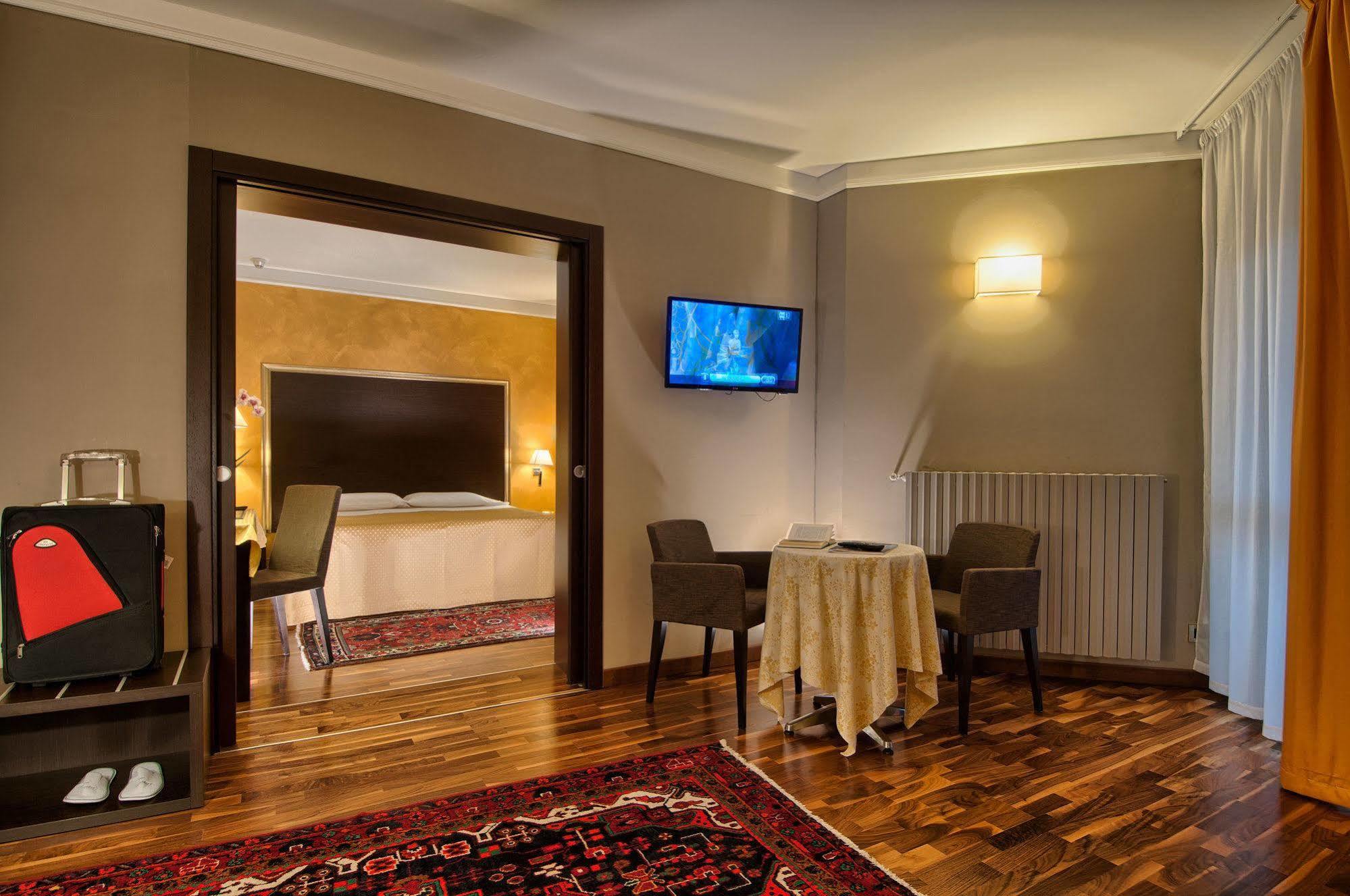 Hotel Petrarca Terme Montegrotto Terme Exterior photo